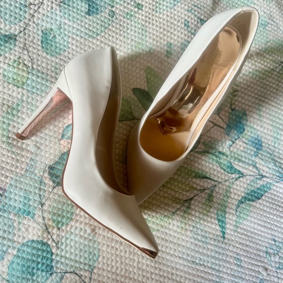 White Pumps by Jenn Ardor - Picture 2 of 6